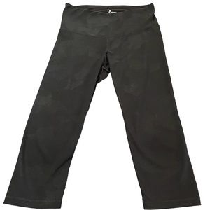 Old Navy Active • Black Capri Leggings